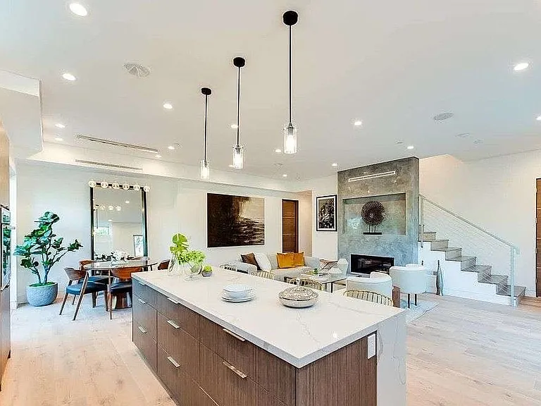 801 N Kilkea Dr — Photo 17