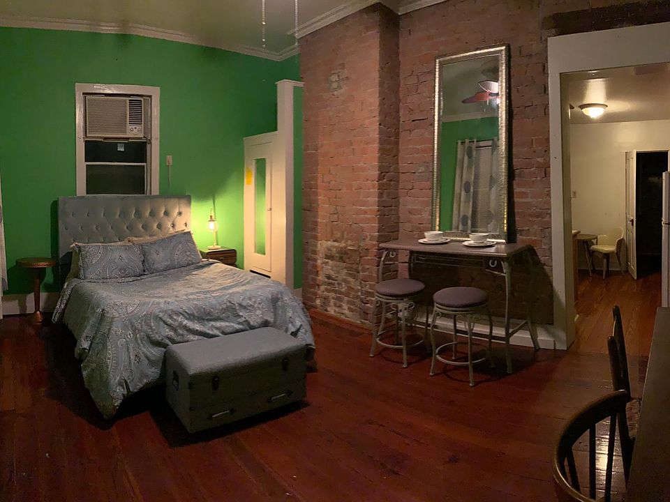 1st image of 931 Dauphine St #2