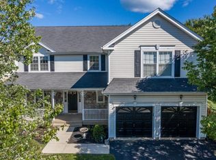 16 Haze Way, Phillipsburg, NJ 08865