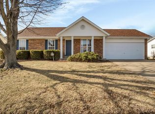 326 Atrium Ridge Ct, Saint Peters, MO 63304