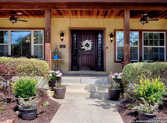 2nd image of 355 Larchmont Dr
