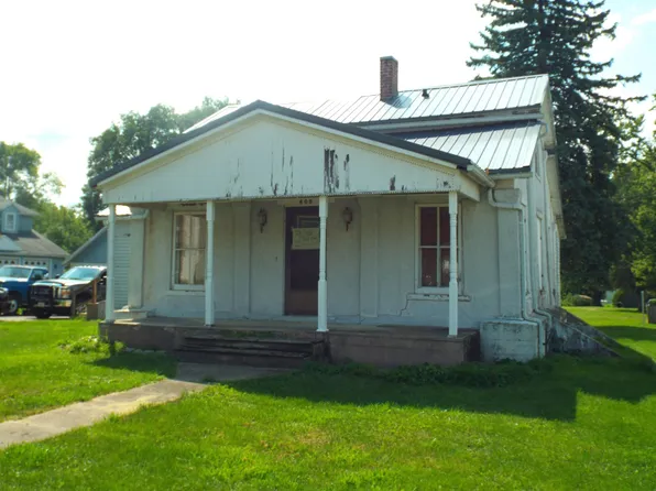 409 S Water St, Warren, IL 61087