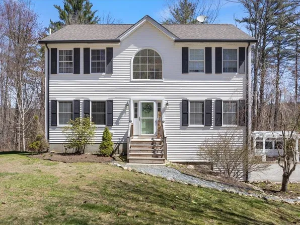 28 Whitneys Way, Newbury, NH 03255