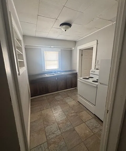 2121 Lyle Ave — Photo 7