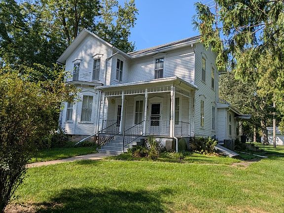 2nd image of 106 N Broadway St