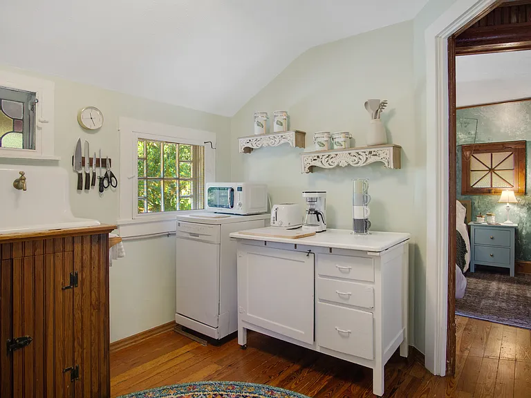 1110 Drew St #1 — Photo 12