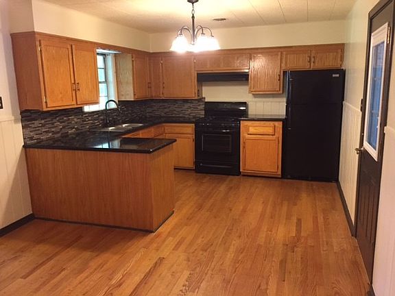 2nd image of 3035 Mimosa St