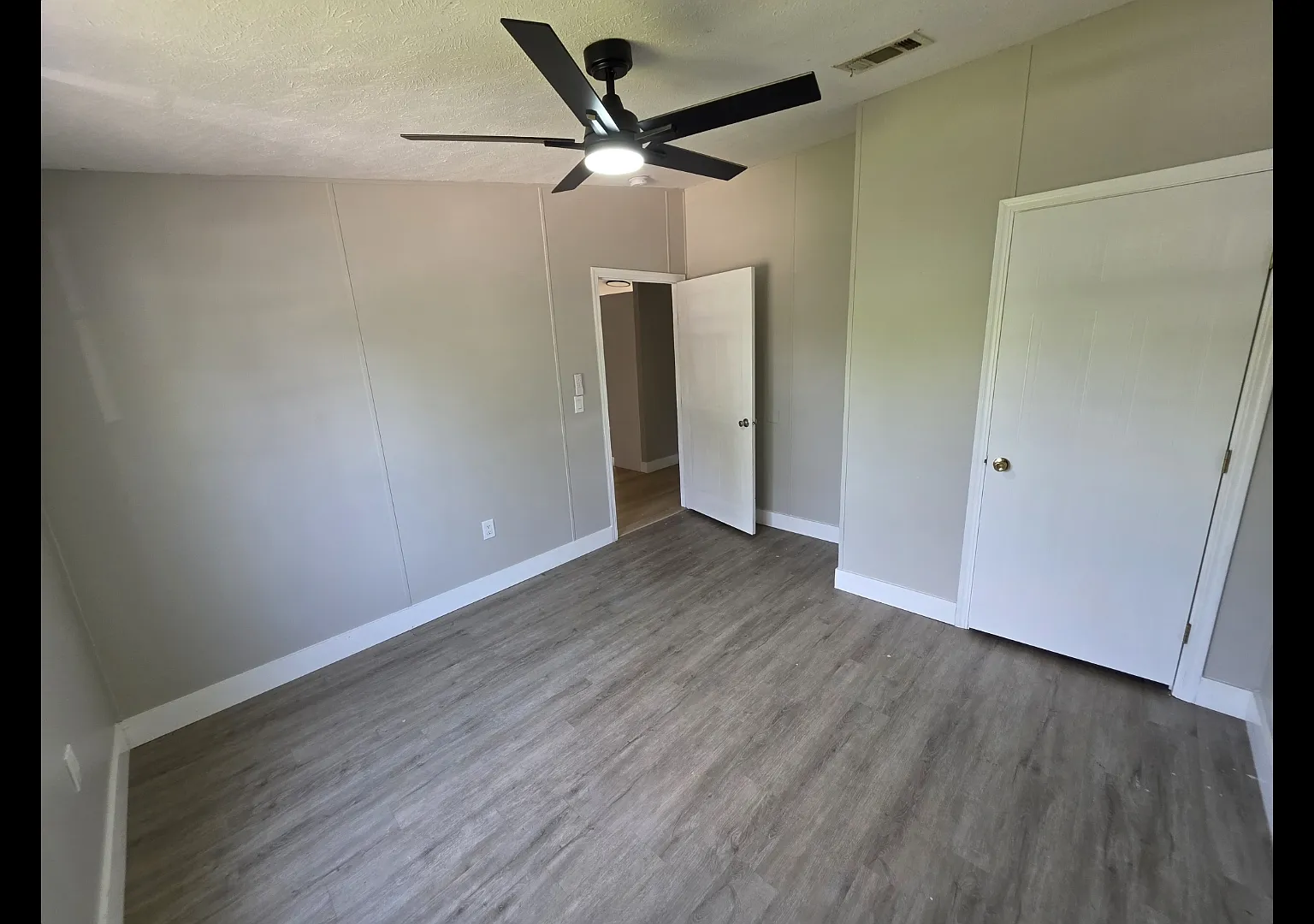 2 bed, 842 sqft, $1,600 — Photo 4