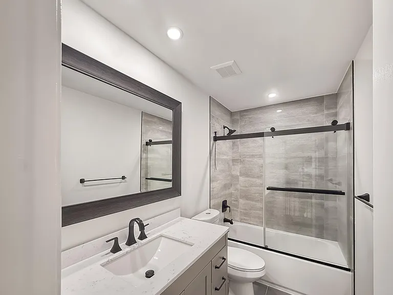 2700 S Oakland Forest Dr #305 — Photo 16