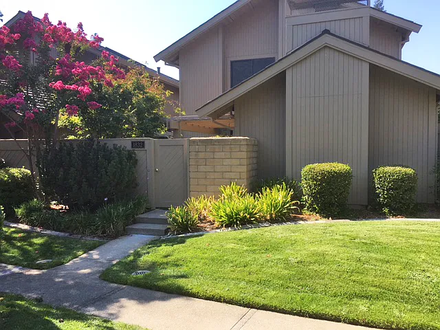 1832 Discovery Village Ln photo 1