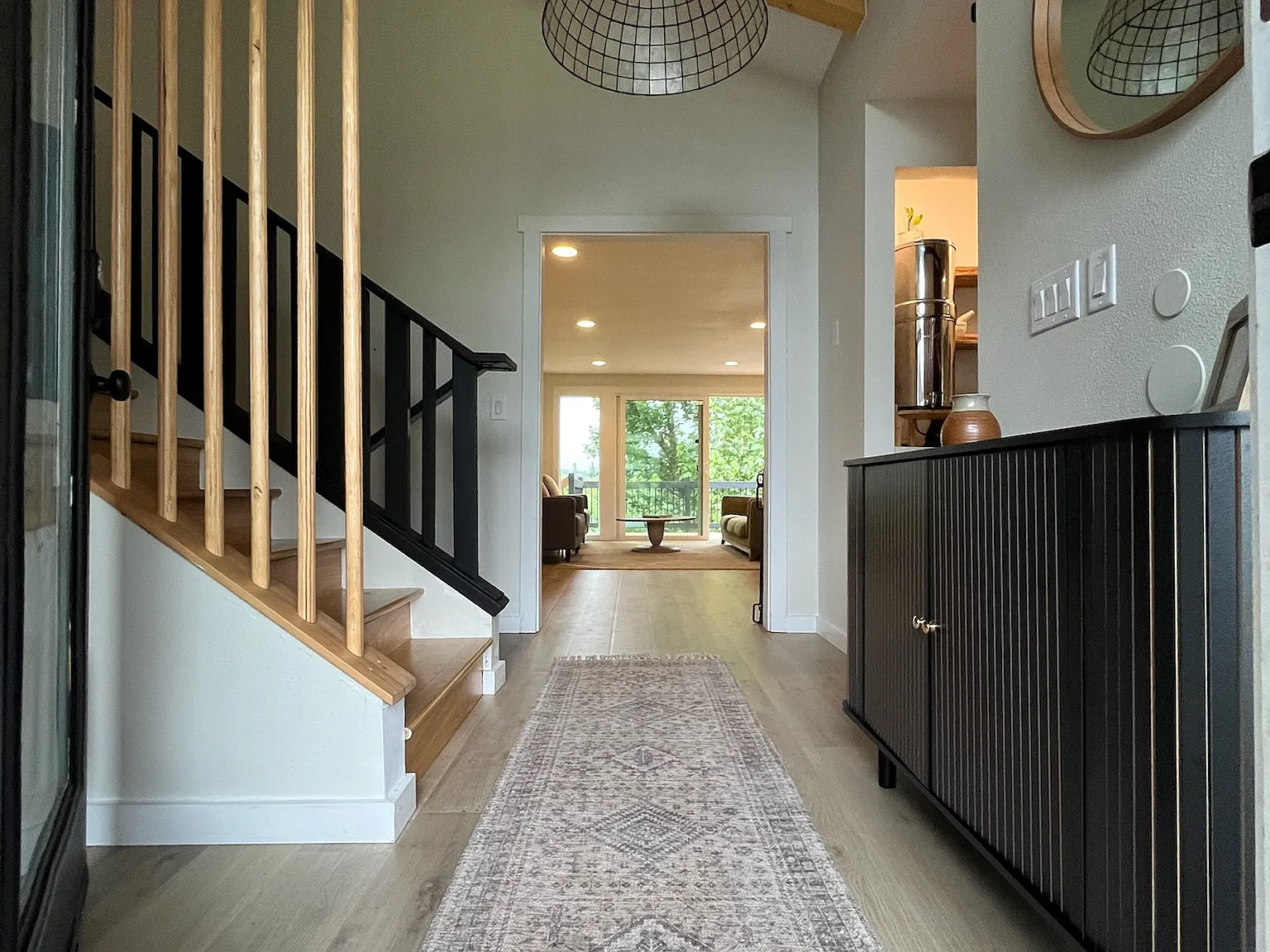 4 bed, 2544 sqft, $4,600 — Photo 1