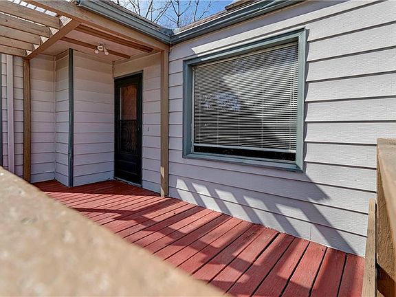 3rd image of 3826 Meadow Ln
