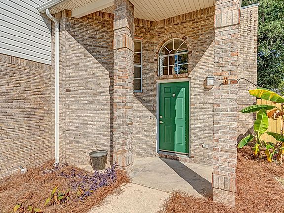 3rd image of 311 Parkwood Pl