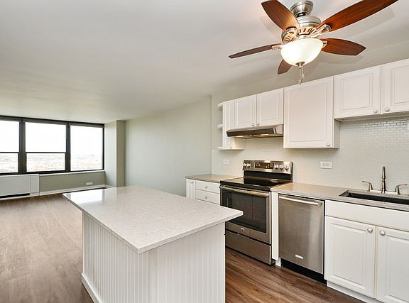 2nd image of 1560 N Sandburg Ter APT 3307