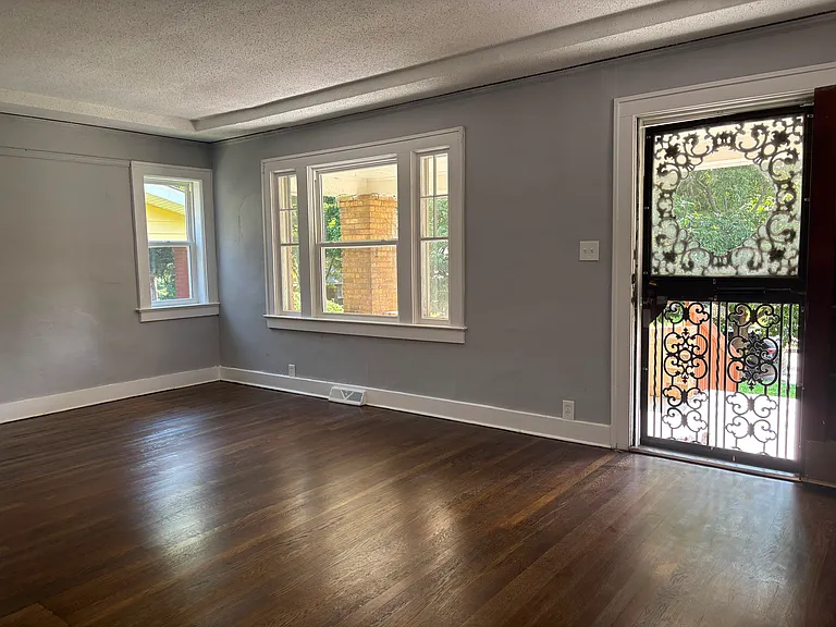 5627 Park Ave — Photo 4