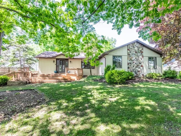 2032 Harvey Rd, Grand Island, NY 14072