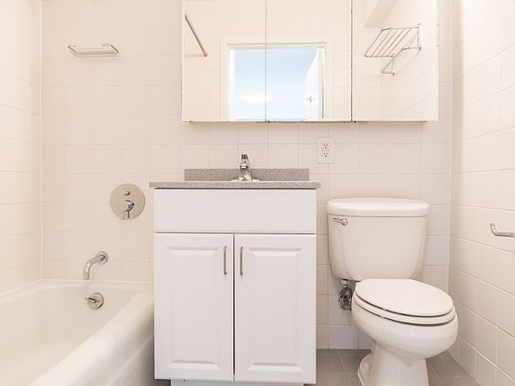 4th image of 500 2nd Ave APT 9B