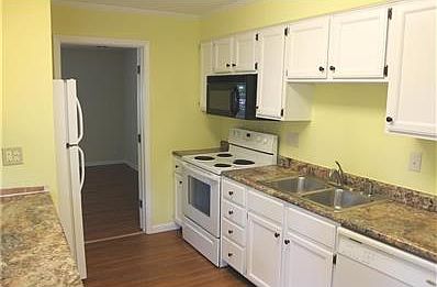 5th image of 1601 E 106th St