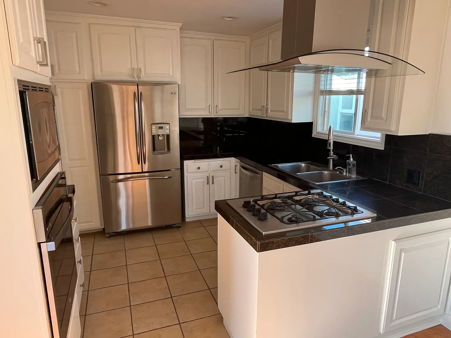 2 bed, 1110 sqft, $6,500 — Photo 3