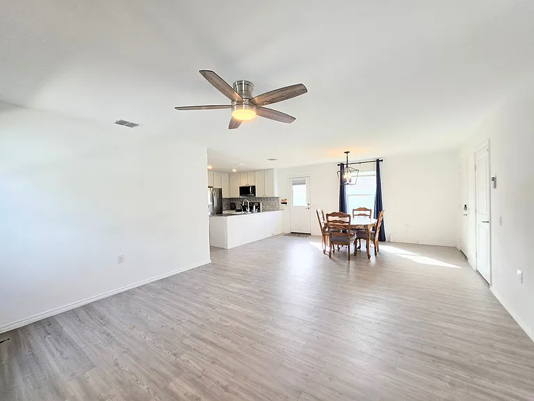 1031 Magrum Way — Photo 9