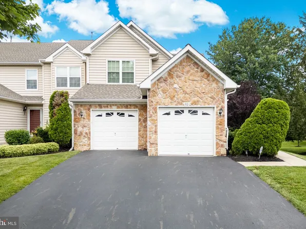 40 Palmer Dr, Moorestown, NJ 08057