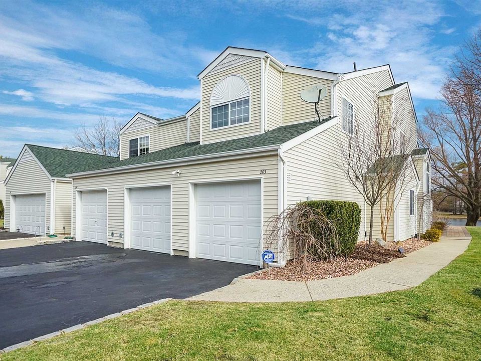 1st image of 203 Gothic Cir