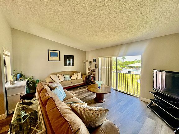 5th image of 3209 S Lakeview Cir #8206