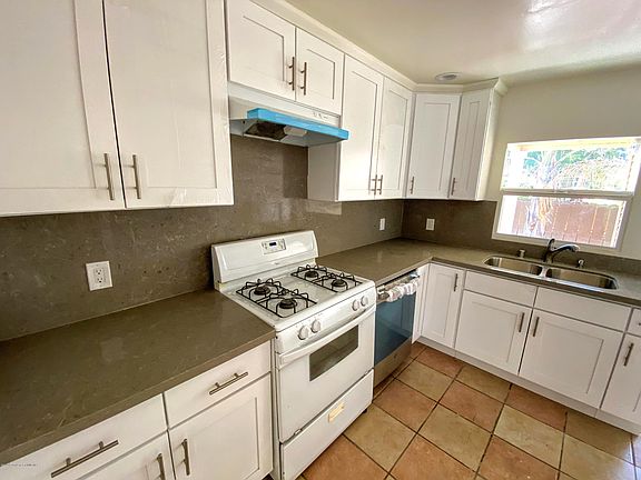 5th image of 2420 Florencita Dr