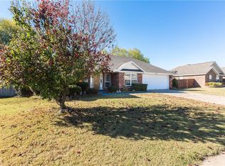 512 Tumbleweed St, Lowell, AR 72745