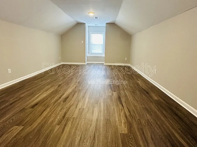 252 N Hollywood St — Photo 14