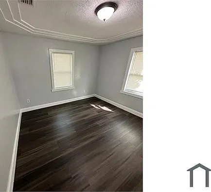 963 Saint Clair St — Photo 8
