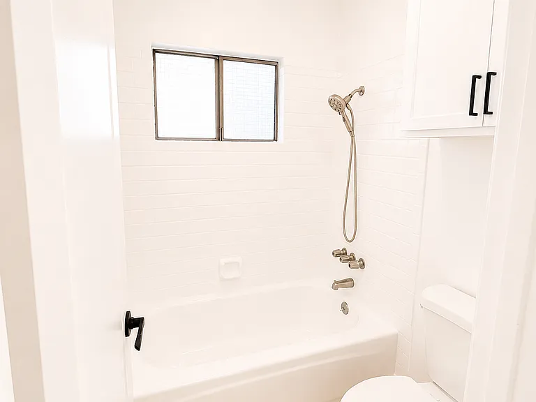 Hollyking Apartments — Photo 44