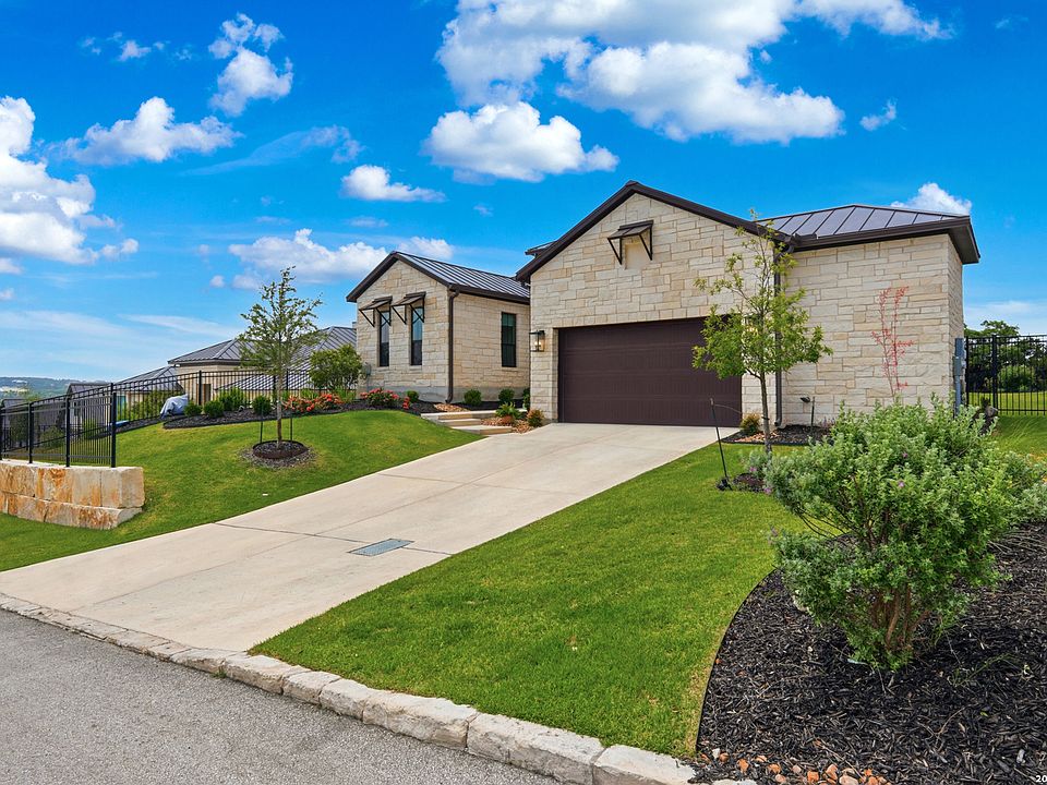 2nd image of 74 MONARCA BLVD
