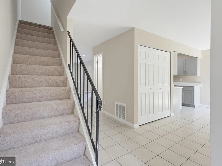 744 Cordell Way — Photo 3