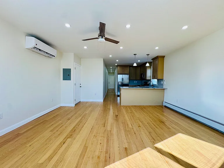 21 E 15th St #2 — Photo 4