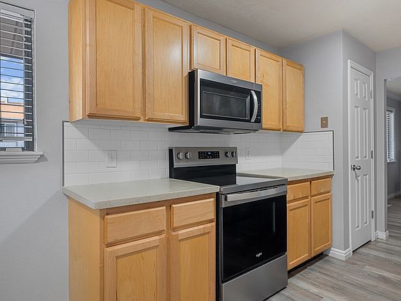 4th image of 865 N 500 W APT 9
