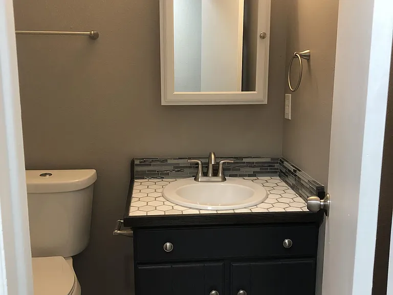 426 Main St #B — Photo 3