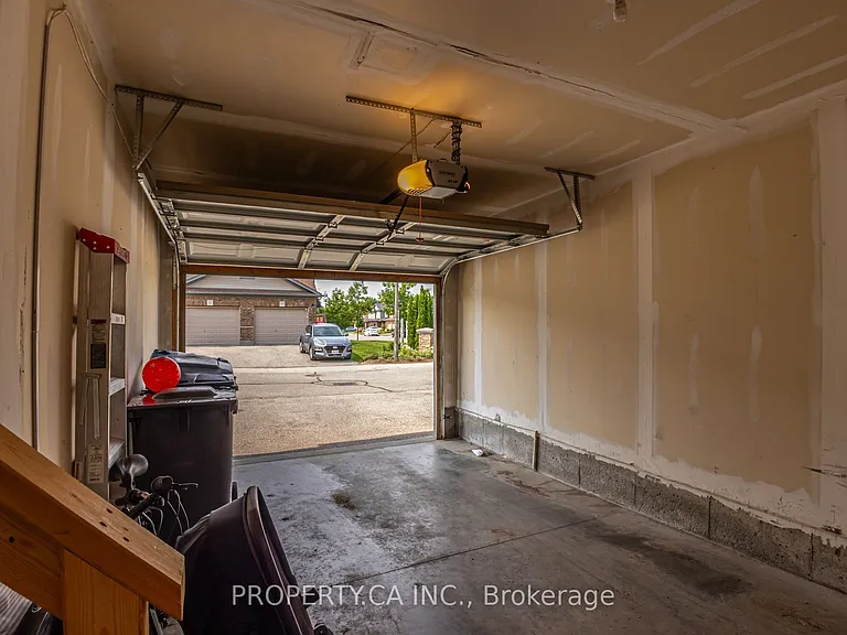 14 Amos Dr #2 — Photo 40