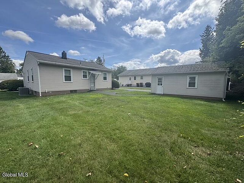 5th image of 25 Pawling Avenue