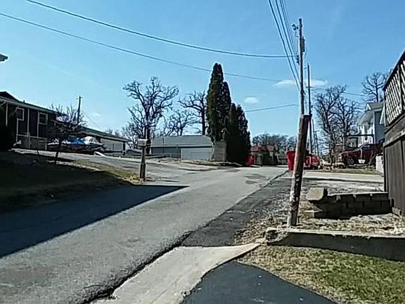 4th image of 8604 W 132nd Pl