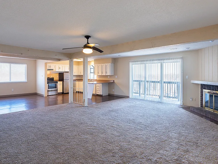 Skyline Apartments — Photo 33