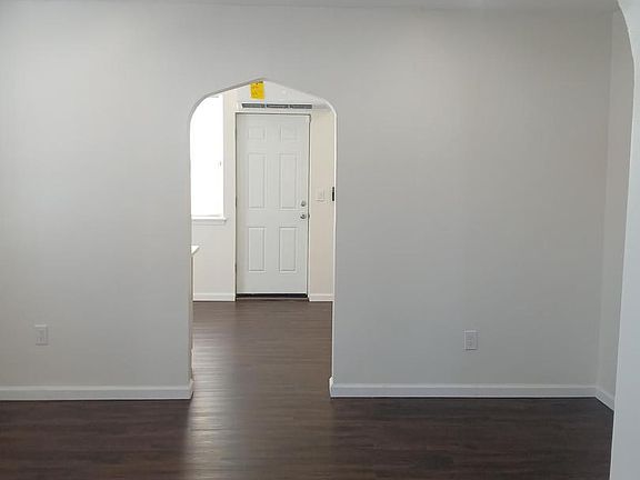 4th image of 630 E Price St