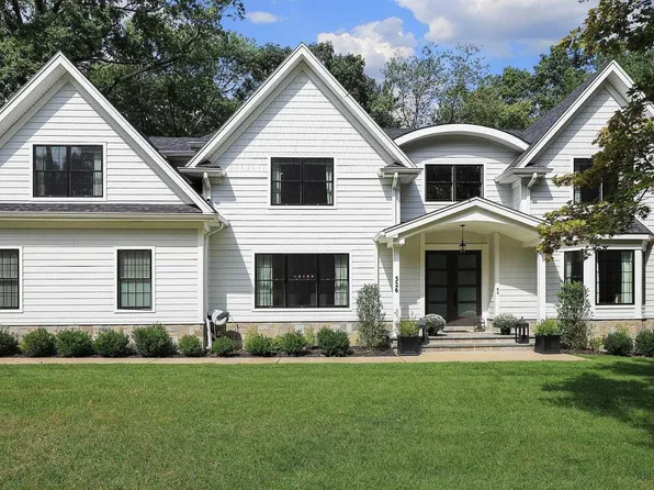 526 Track Lane, River Vale, NJ 07675