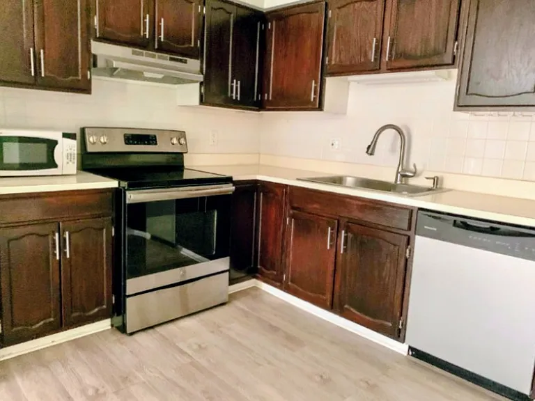 880 N Adams Rd #6 — Photo 3