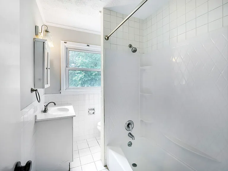 221 Eden Cir — Photo 19