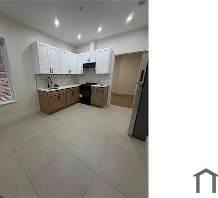 4 bed, 1200 sqft, $2,400 — Photo 1