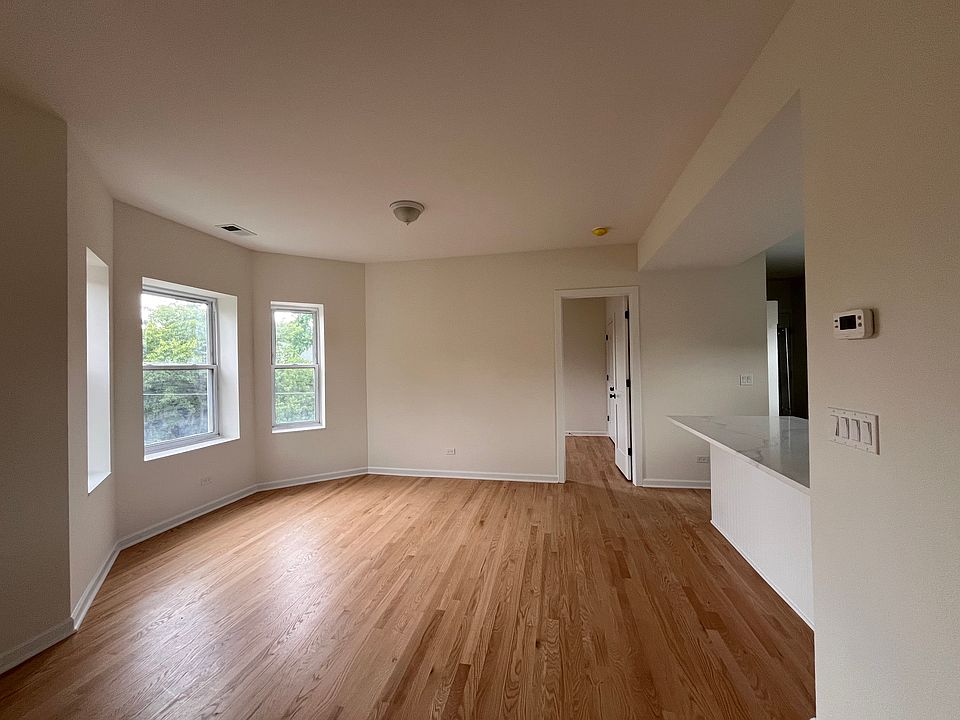 1st image of 1440 W Waveland Ave #2