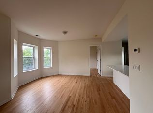 1440 W Waveland Ave #2, Chicago, IL 60613