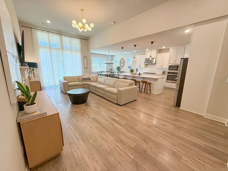 4785 S 16th Dr — Photo 11