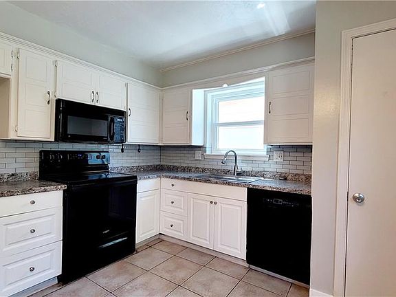 3rd image of 14025 N Everest Ave